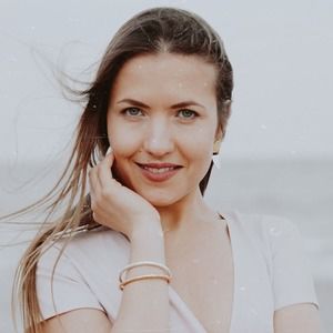 Meet your Posher, Elina